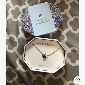 Ring bomb party necklace